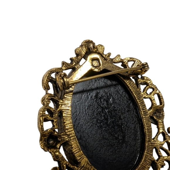 CAMEO Cream Black Silhouette Brooch Vintage Romantic Golden Pin - Picture 5 of 8